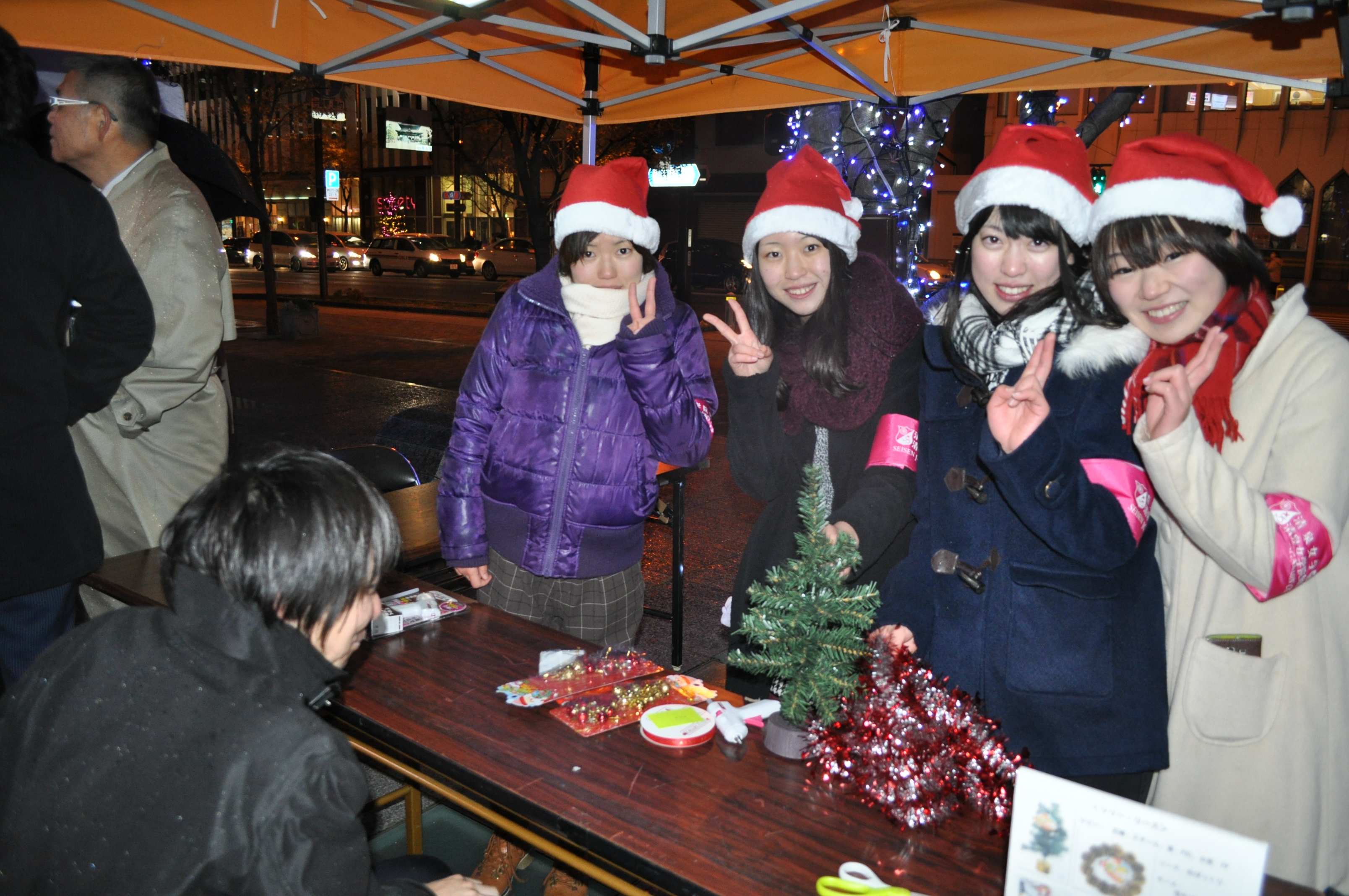 長野中心市街地でクリスマスツリー点灯式を行いました Info Topics 清泉女学院大学 清泉女学院短期大学