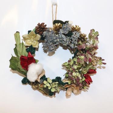 wreath2022-02.jpg